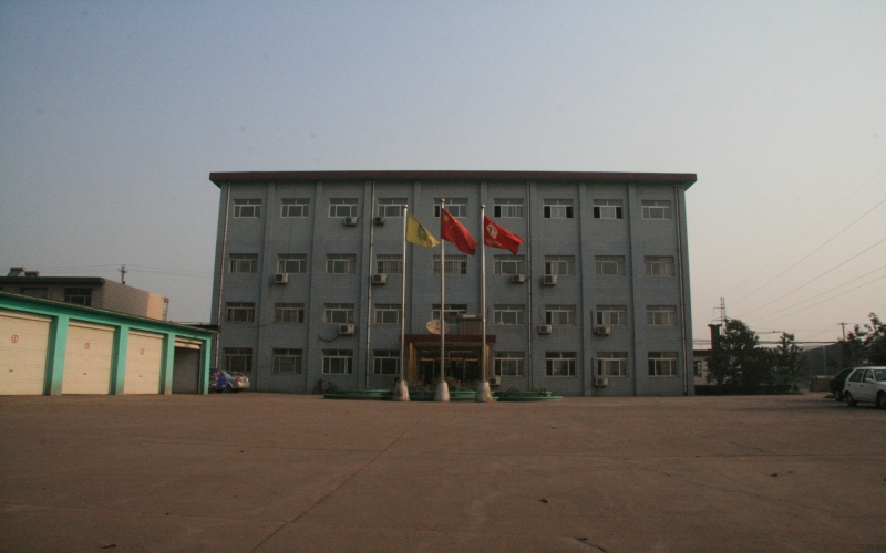 1999年，成立唐山合利鋼鐵廠，鋼鐵是這樣煉成的