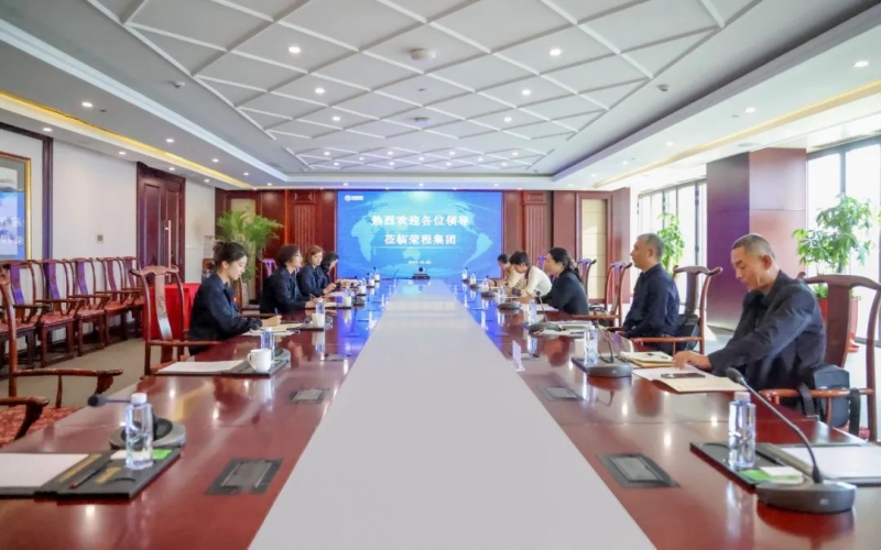 濱海新區(qū)紅十字會(huì)黨組書(shū)記、副會(huì)長(zhǎng)任慧一行到榮程調(diào)研座談