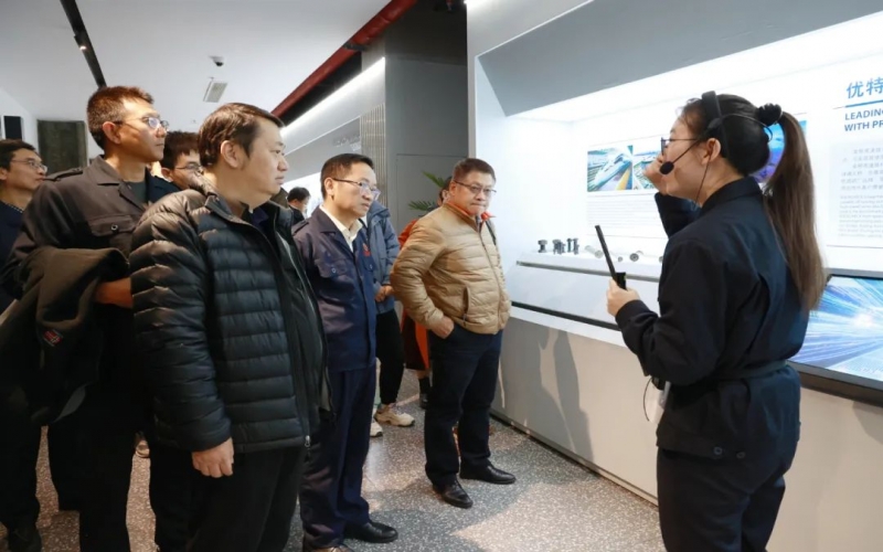 天津大學(xué)宣懷學(xué)院院長(zhǎng)、九安醫(yī)療董事長(zhǎng)劉毅一行到榮程集團(tuán)參觀調(diào)研