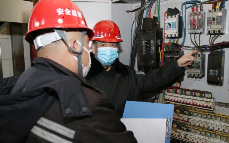 冬日生產(chǎn)，安全當(dāng)先！榮程鋼鐵集團(tuán)扎實(shí)做好冬季安全生產(chǎn)保障工作