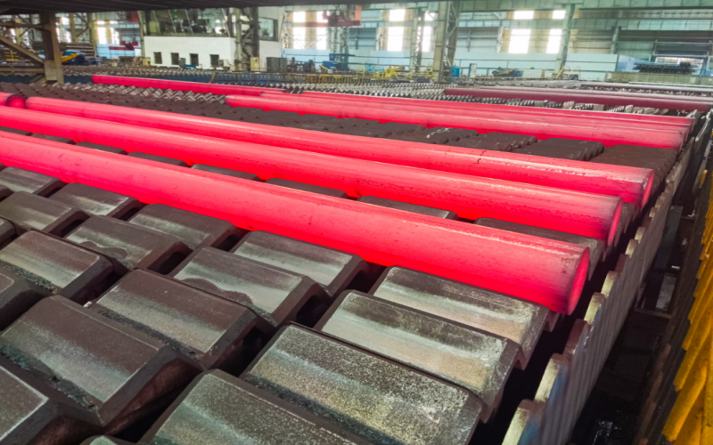 龍年開門紅！天榮軋鋼廠φ230規(guī)格棒材研發(fā)成功