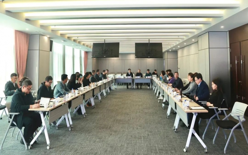 天津鋼協(xié)、冶金商會、青企協(xié)、青商會一行到訪榮程集團(tuán)并召開首期“未來領(lǐng)航者青培會”