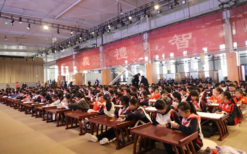 學(xué)習(xí)“五史” 體驗(yàn)非遺 塘沽十一中學(xué)師生到時(shí)代記憶開(kāi)展研學(xué)活動(dòng)